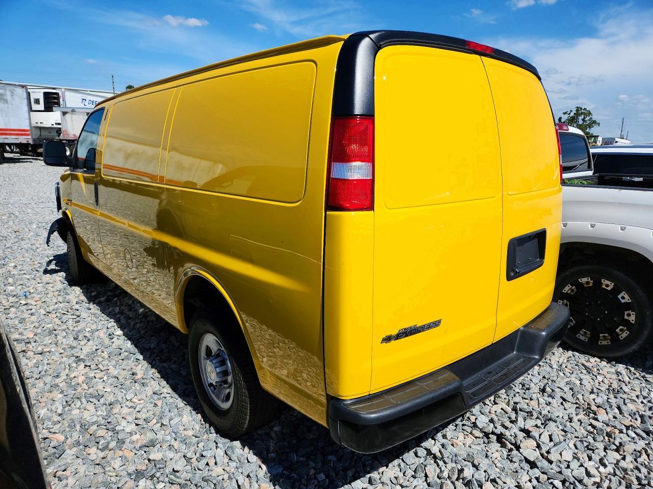 2024 Chevrolet Express G2500 - zdjęcie 2