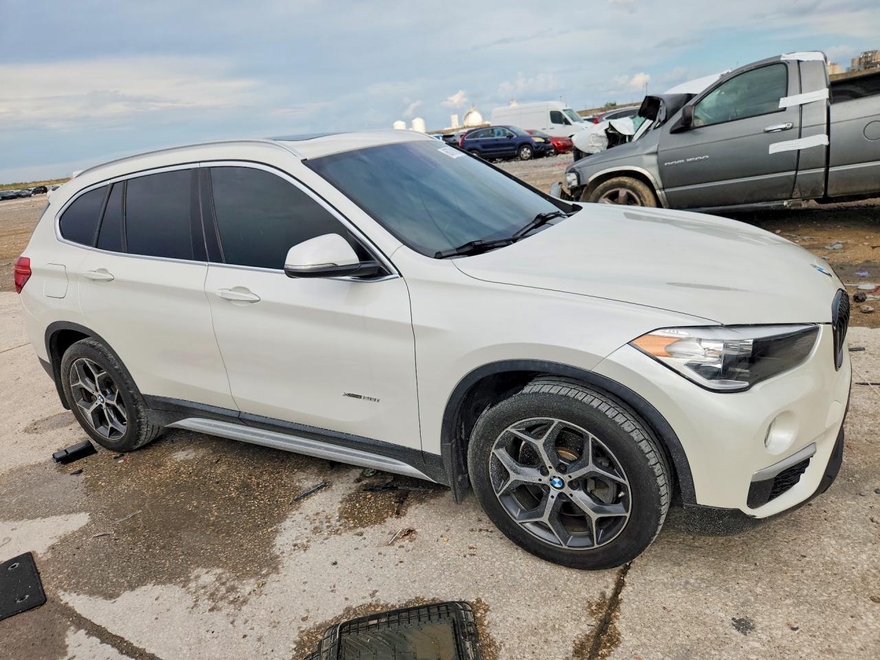 2016 BMW X1 xDrive28I - zdjęcie 4