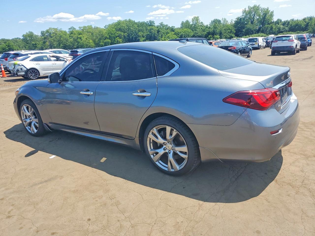 Infiniti Q70 - zdjęcie 2