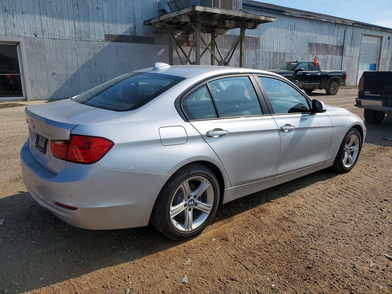 2015 BMW Seria 3 328i - zdjęcie 3