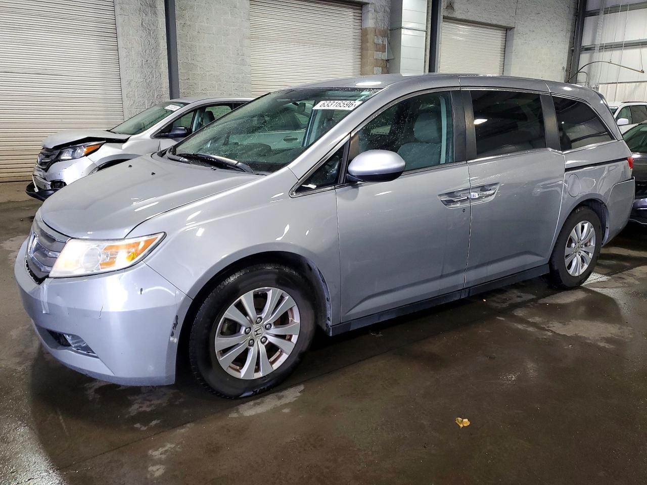 2016 Honda Odyssey Se - zdjęcie główne