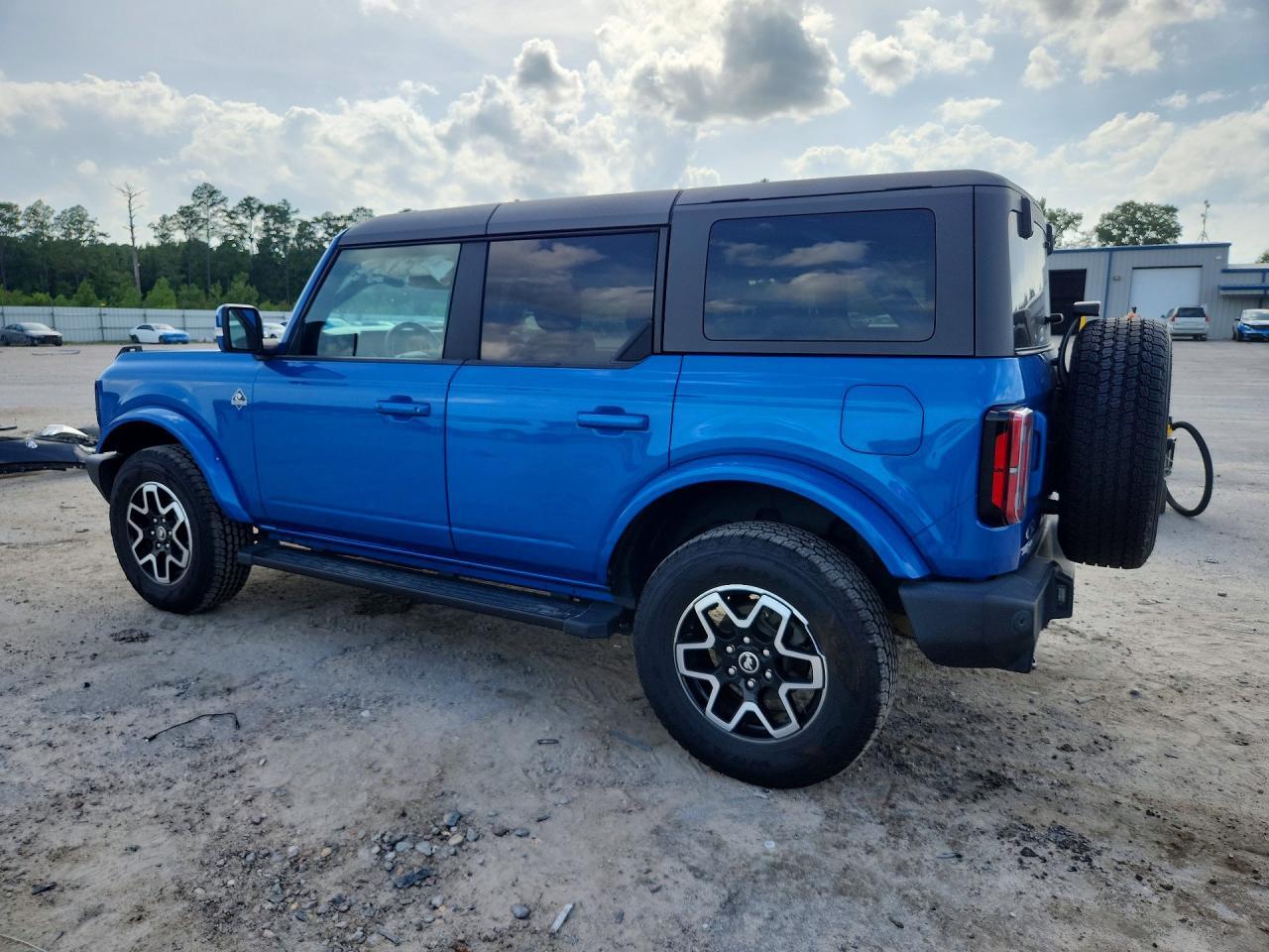 2021 Ford Bronco Base - zdjęcie 2