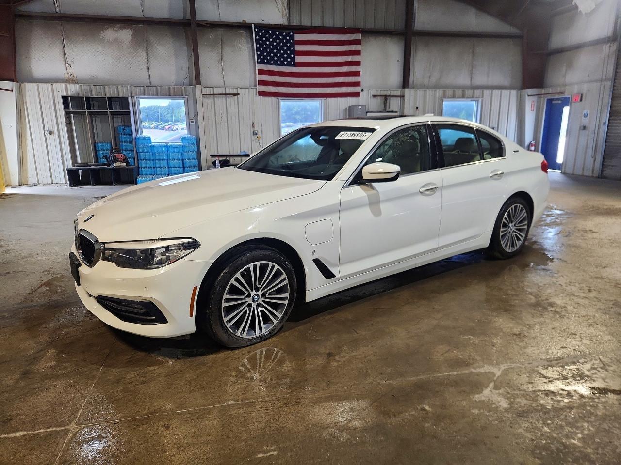 2018 BMW Seria 5 530e - zdjęcie główne