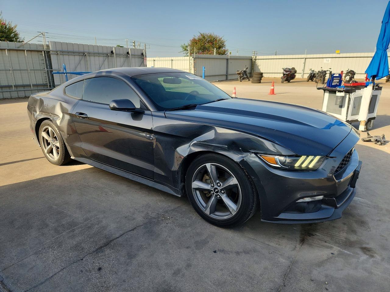 2017 Ford Mustang - zdjęcie 4