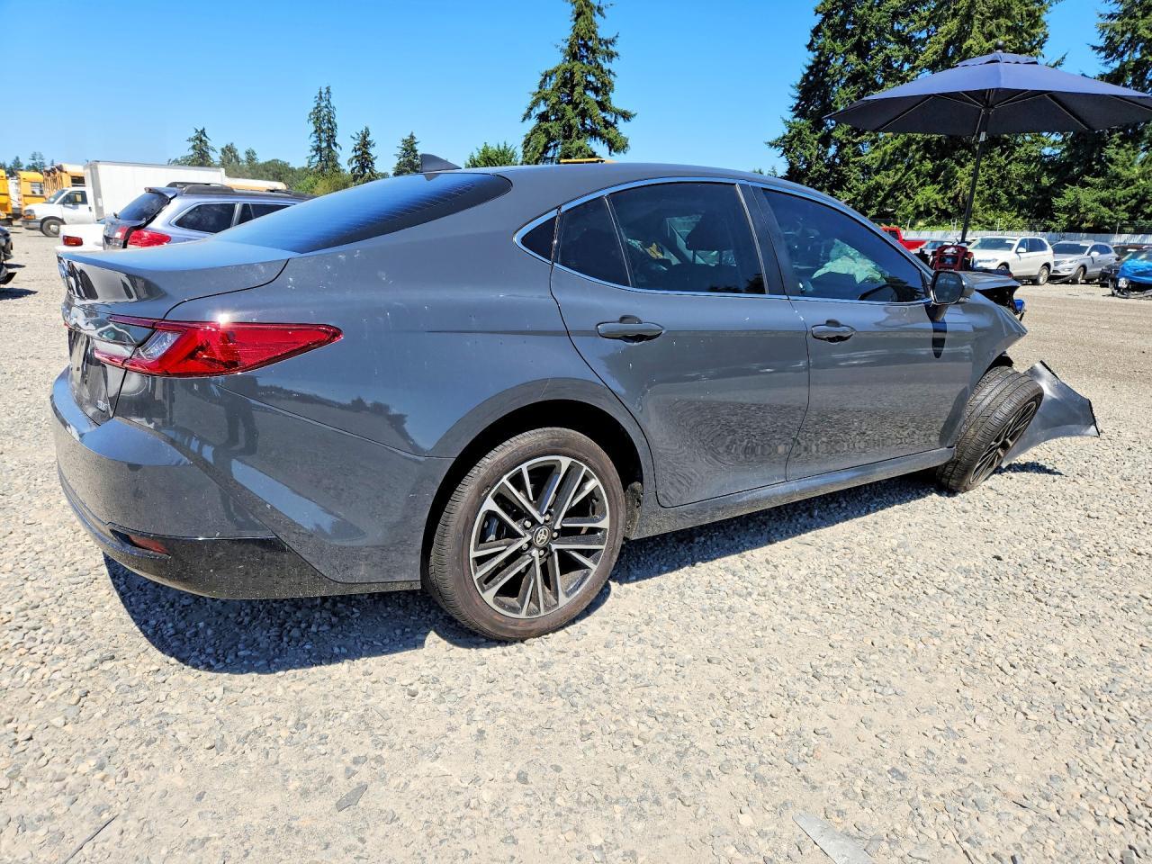 2026 Toyota Camry Xle - zdjęcie 3