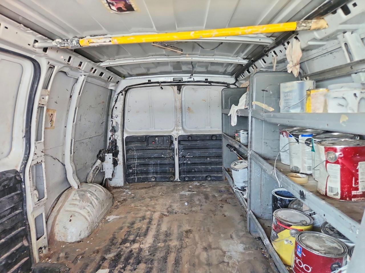 2016 Chevrolet Express G2500 - zdjęcie 10