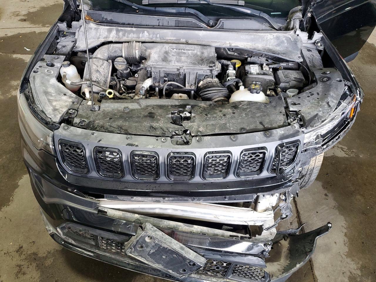 2023 Jeep Compass Latitude - zdjęcie 12