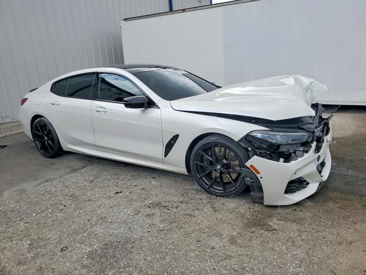 2024 BMW Seria 8 M850i - zdjęcie 4