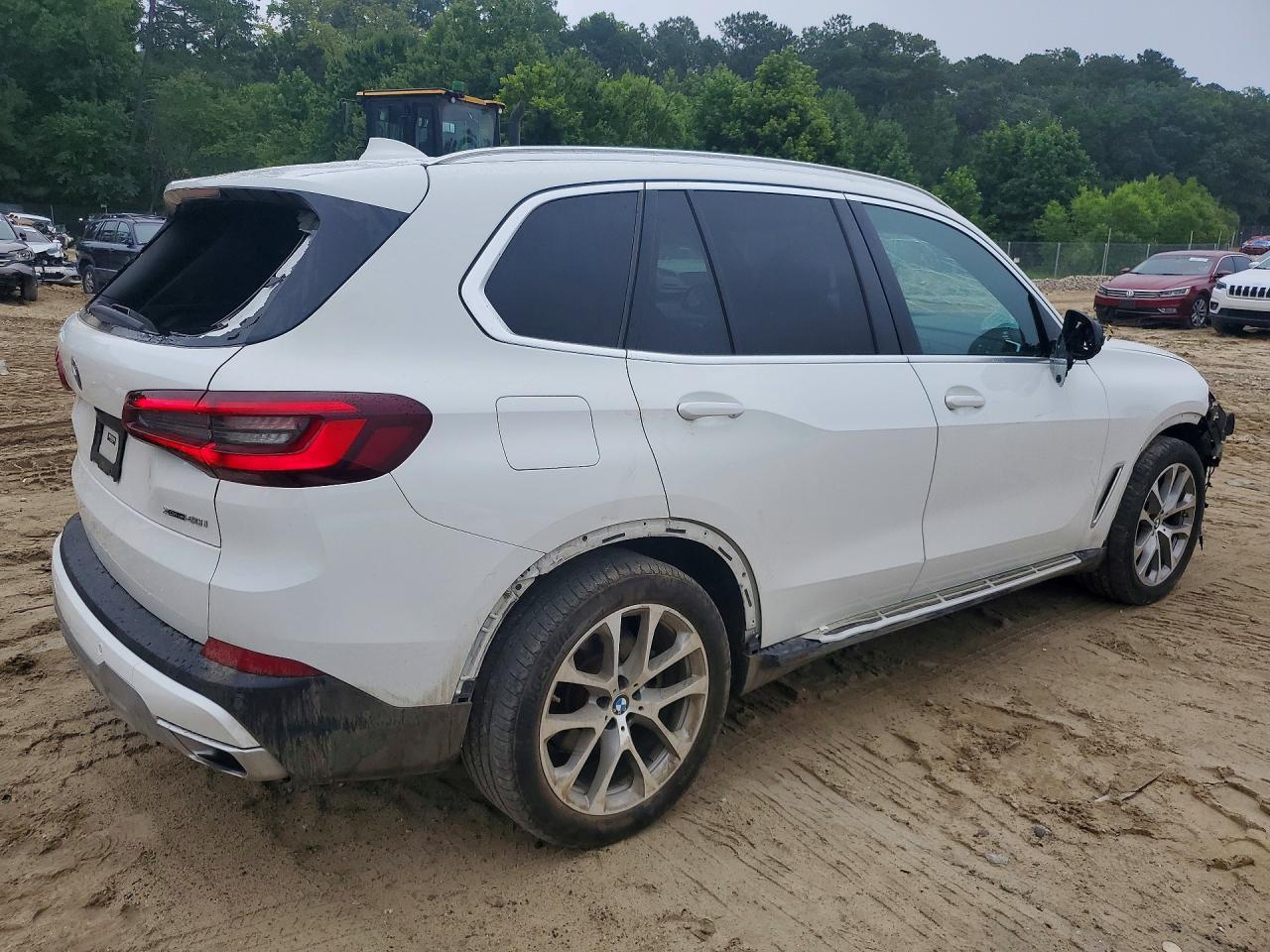 2023 BMW X5 xDrive40I - zdjęcie 3
