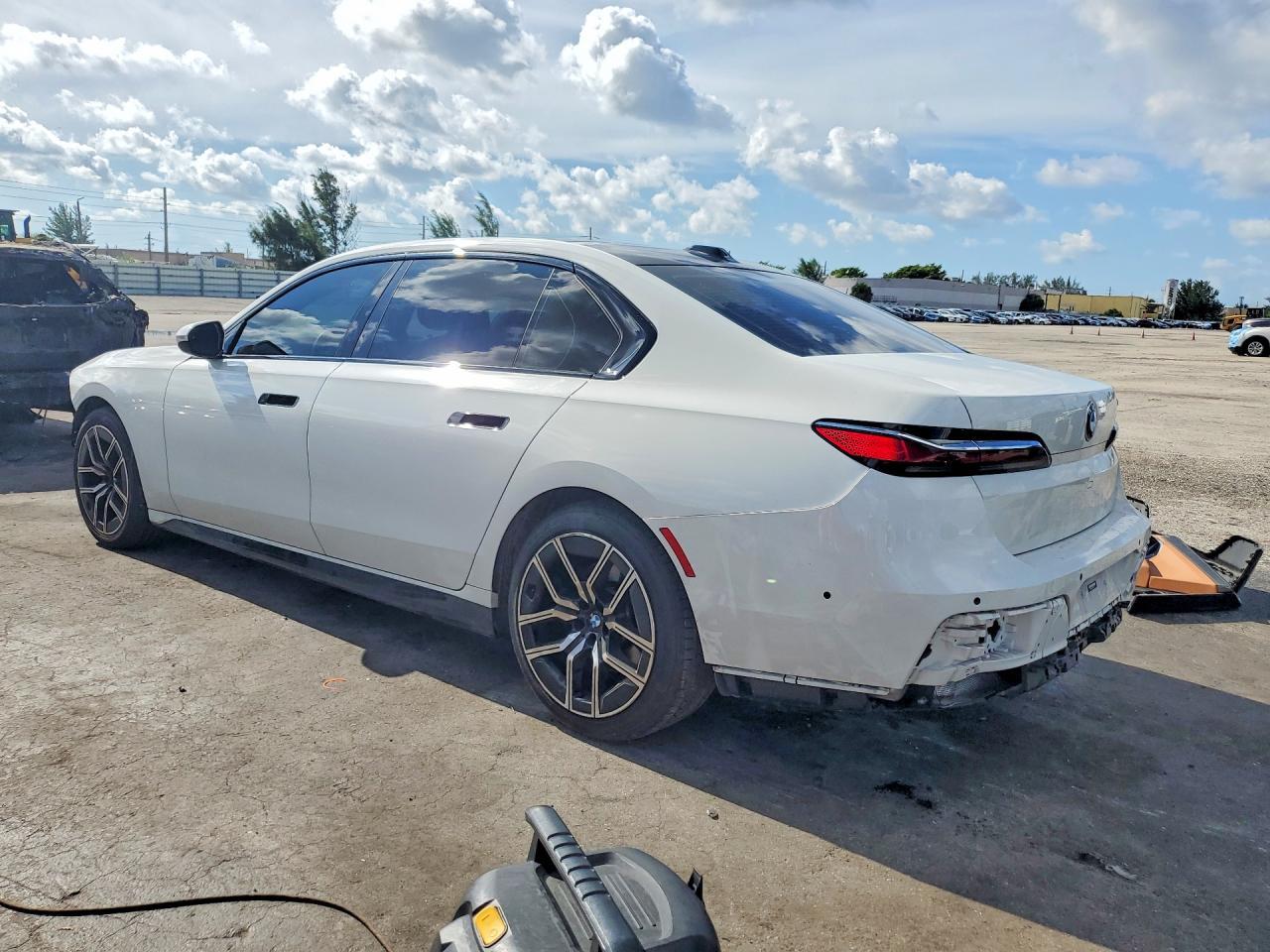 2023 BMW 740 I - zdjęcie 2
