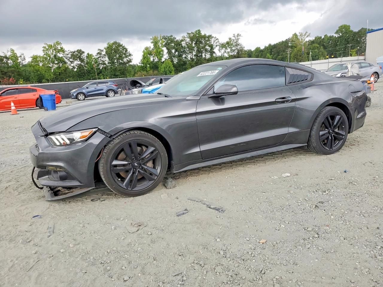 Ford Mustang - zdjęcie 1