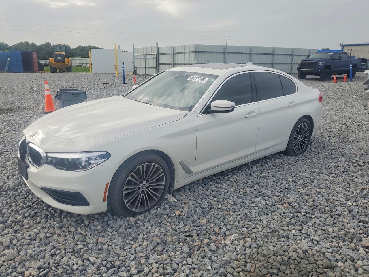 2019 BMW 530 Xi - zdjęcie główne