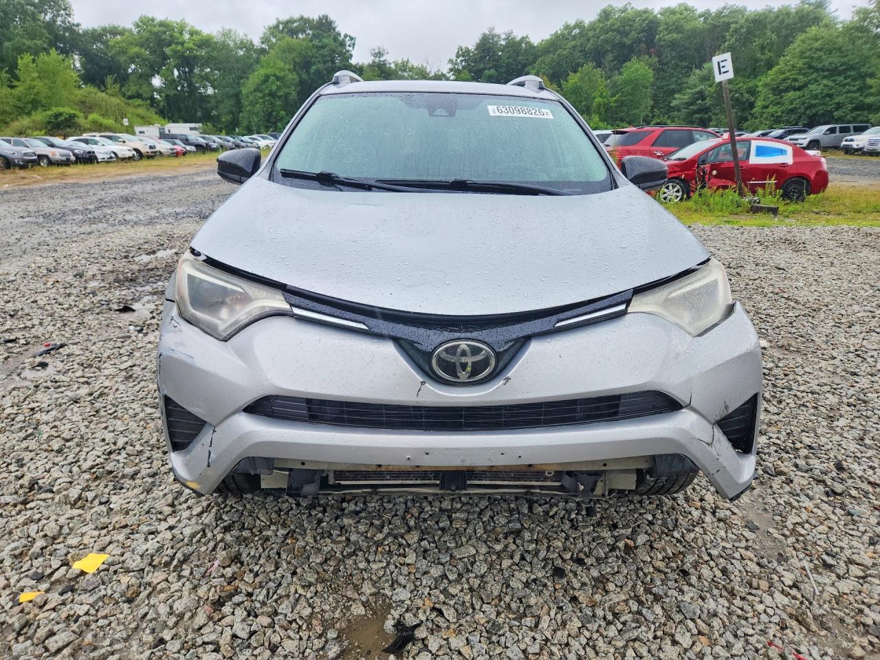 2017 Toyota Rav4 Le - zdjęcie 5