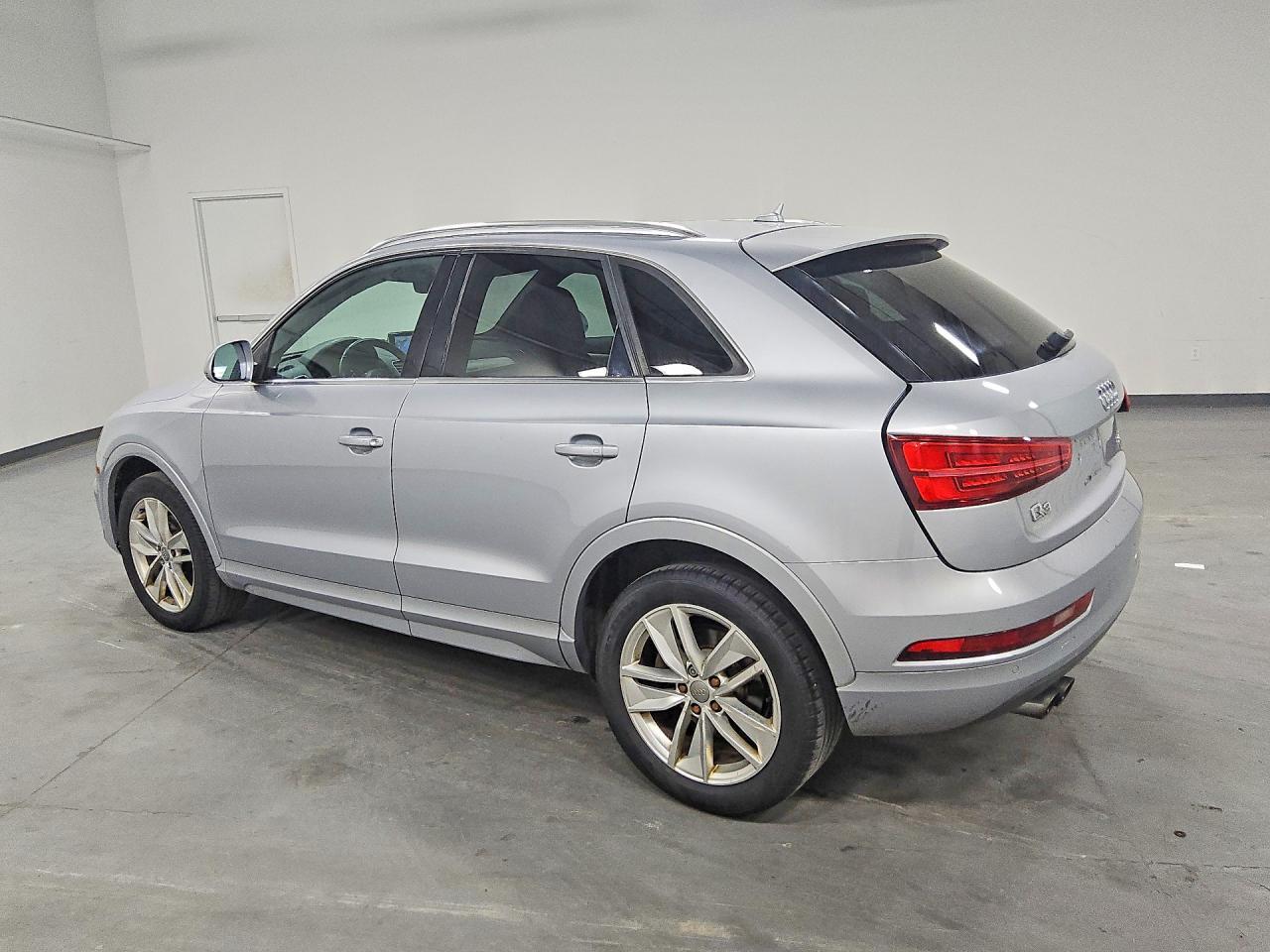 2016 Audi Q3 Premium Plus - zdjęcie 2