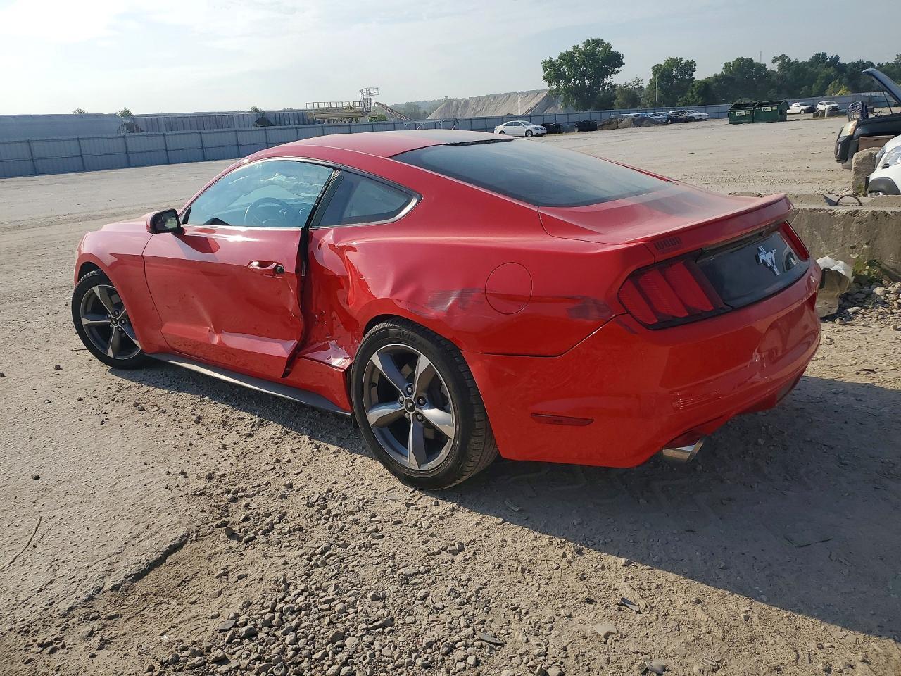 2016 Ford Mustang - zdjęcie 2