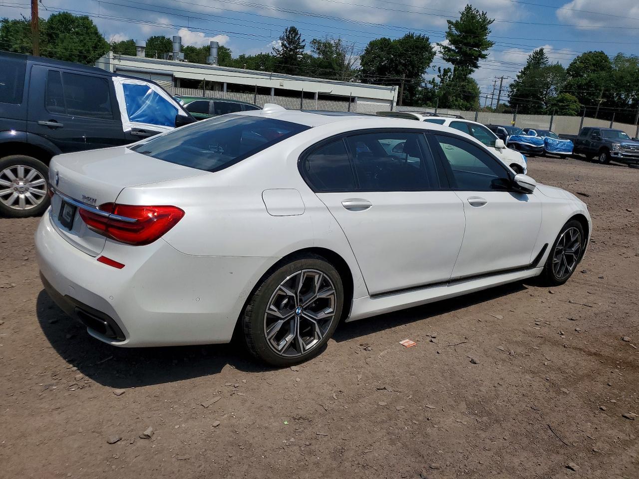 2017 BMW 740 Xi - zdjęcie 3