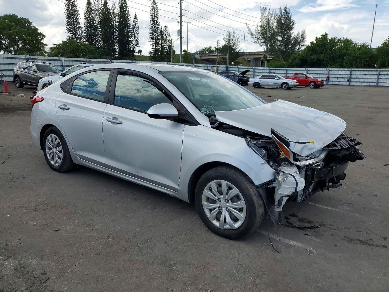 2022 Hyundai Accent Se - zdjęcie 4