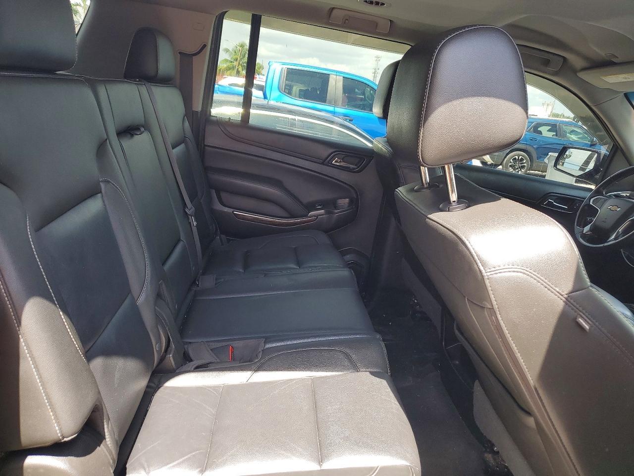 2018 Chevrolet Suburban K1500 Lt - zdjęcie 11