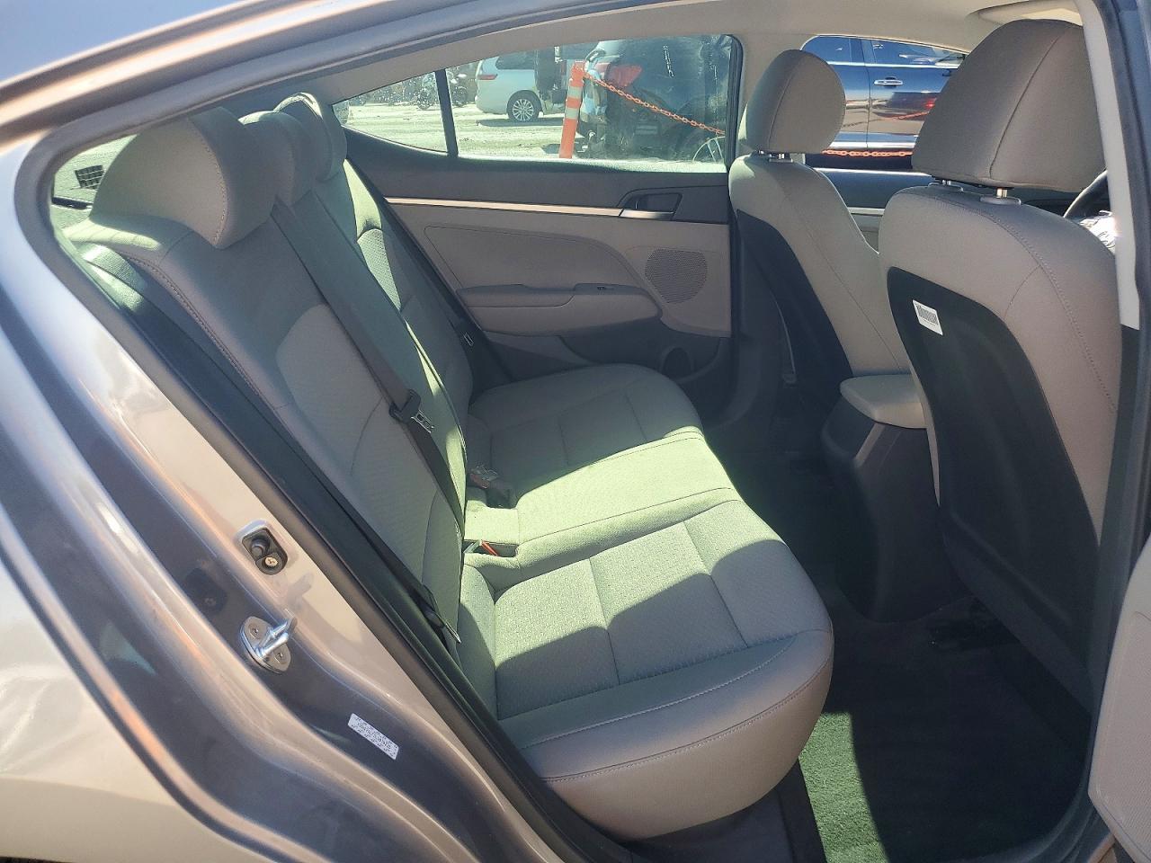 2020 Hyun Elantra Se - zdjęcie 10