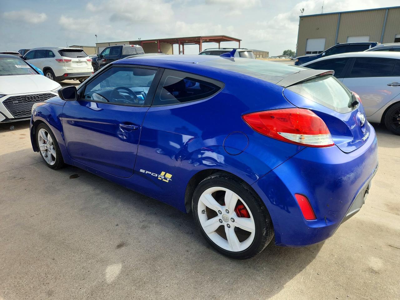2013 Hyundai Veloster Base - zdjęcie 2