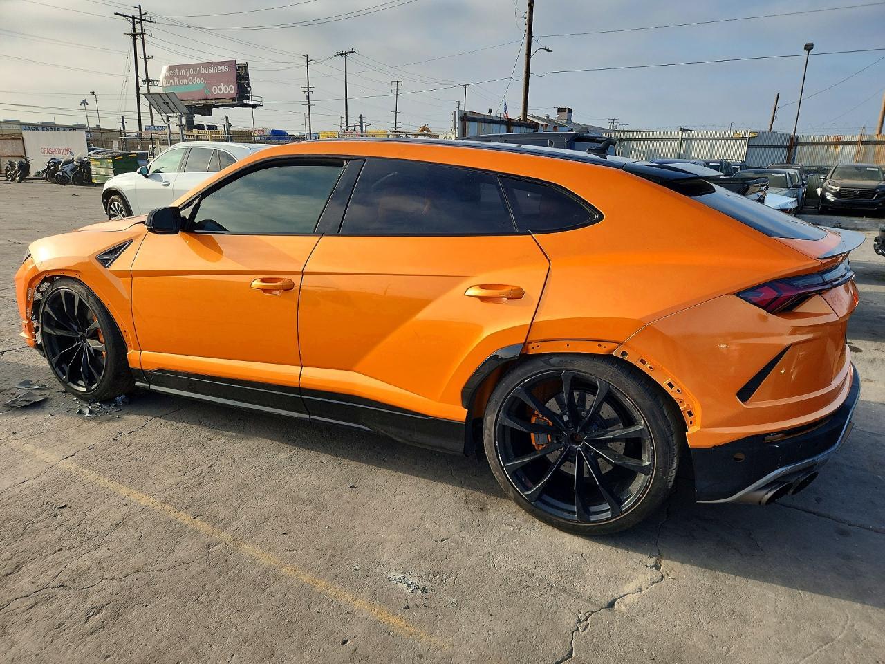 2022 Lamborghini Urus - zdjęcie 2