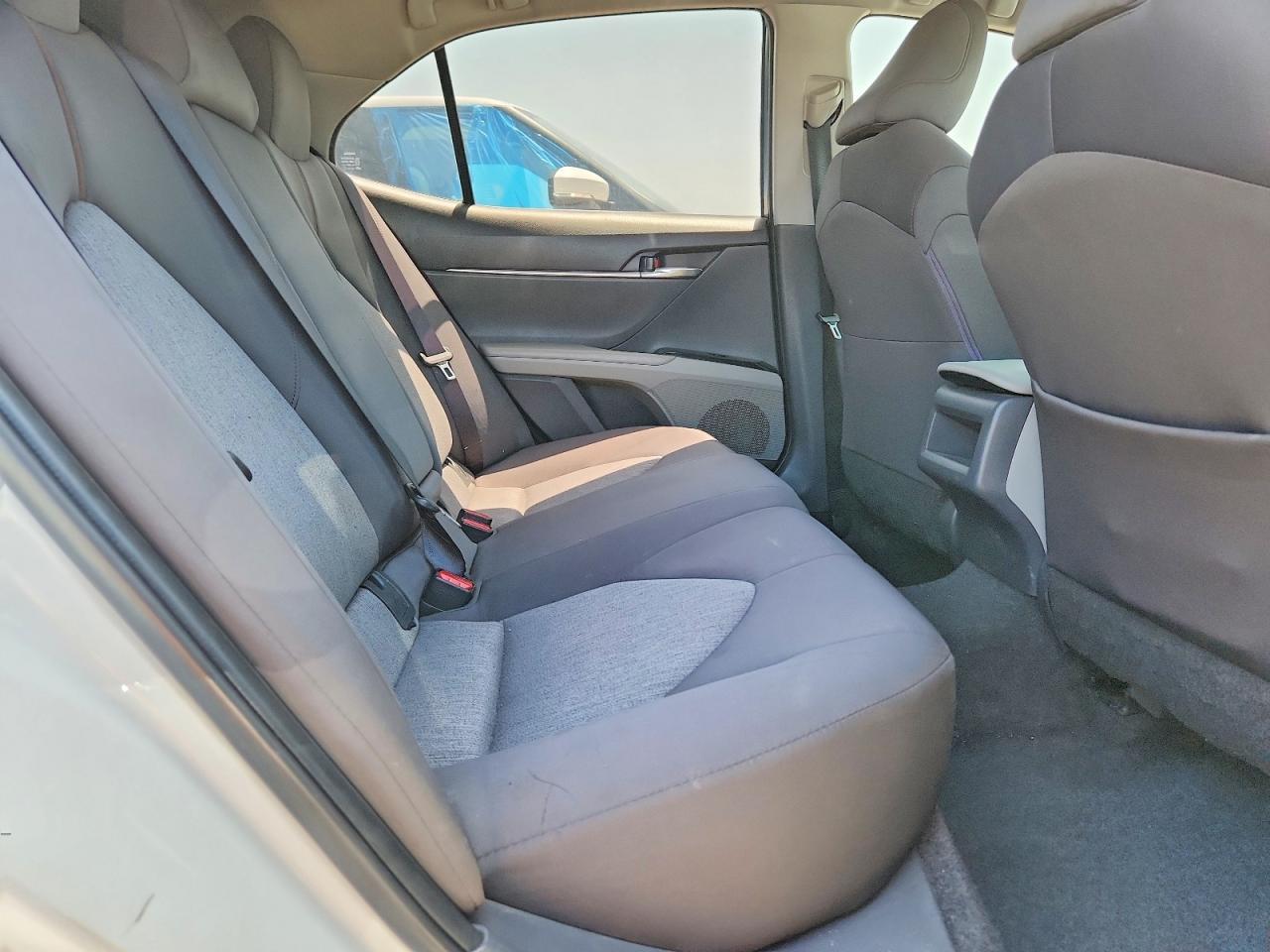 2018 Toyota Camry Le - zdjęcie 10