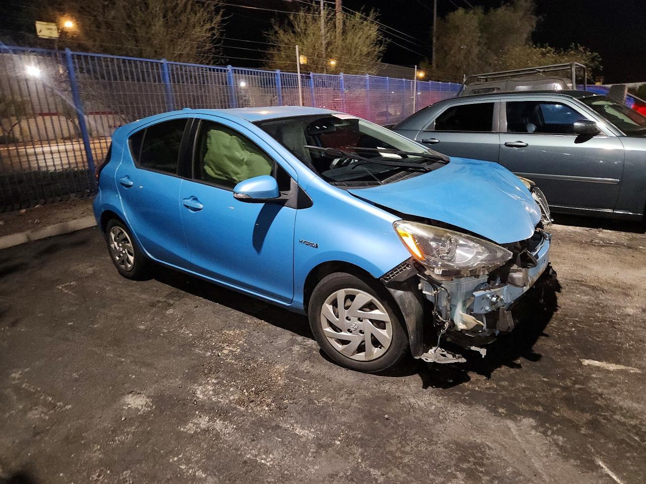 2015 Toyota Prius C One - zdjęcie 4