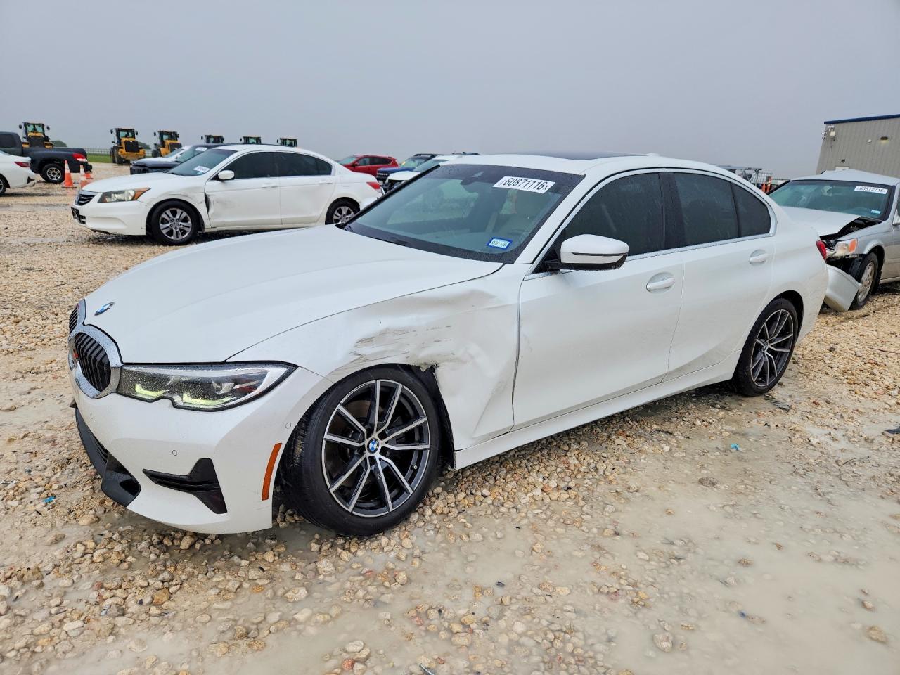 2021 BMW 330I - zdjęcie główne