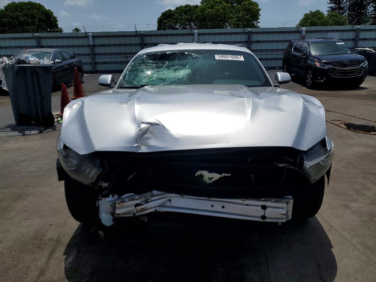 2015 Ford Mustang - zdjęcie 5