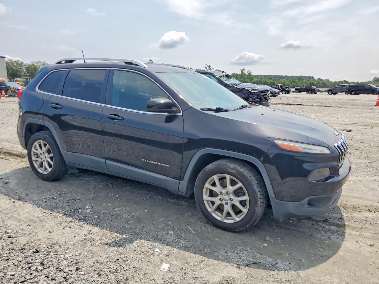 2017 Jeep Cherokee Latitude - zdjęcie 4