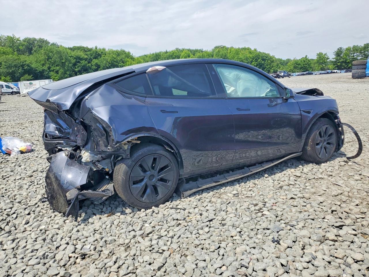 2024 Tesla Model Y - zdjęcie 3