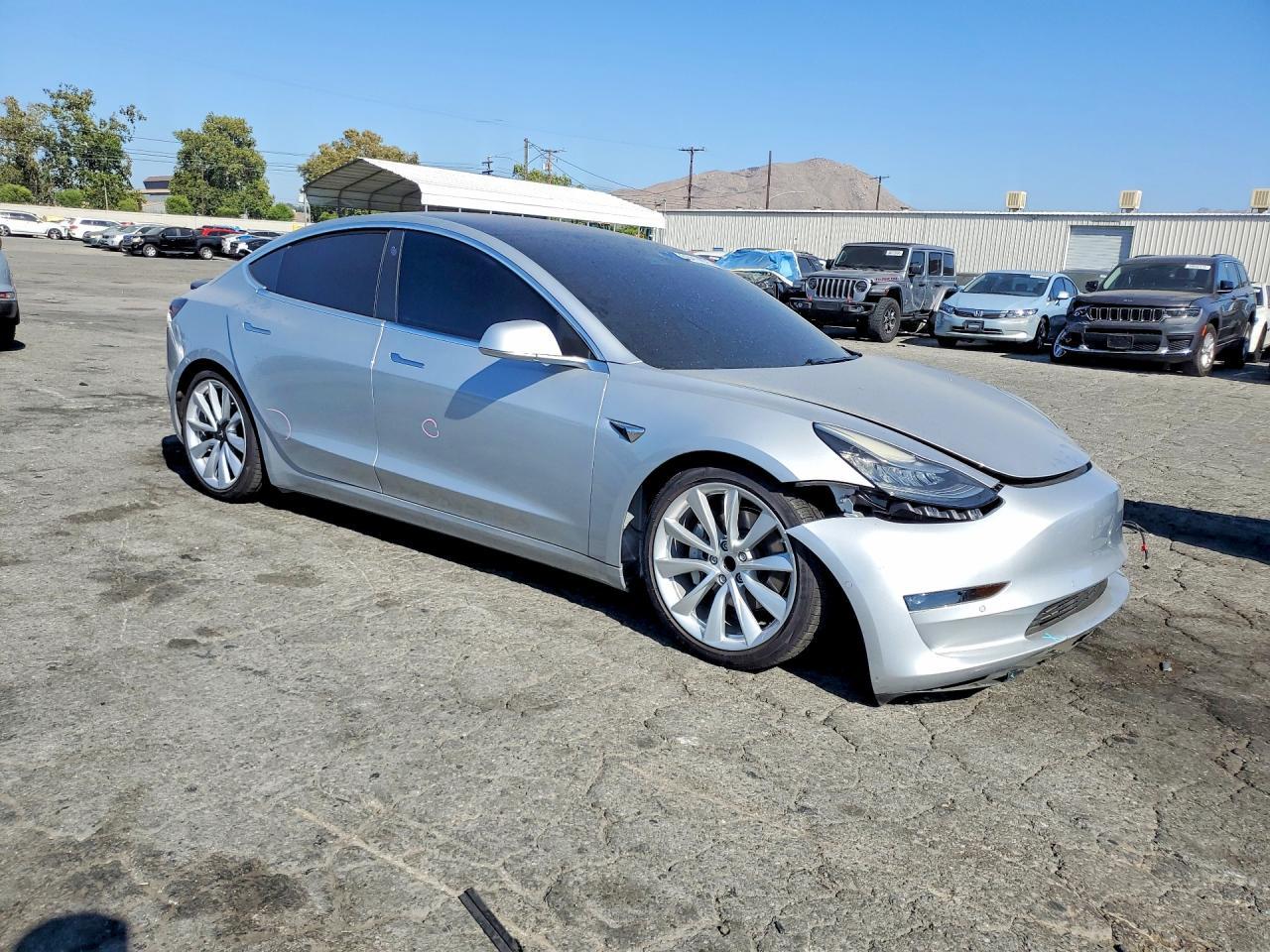 2017 Tesla Model 3 - zdjęcie 4