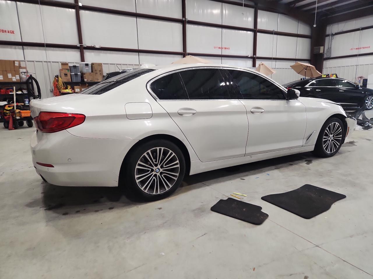 2019 BMW 530 I - zdjęcie 3