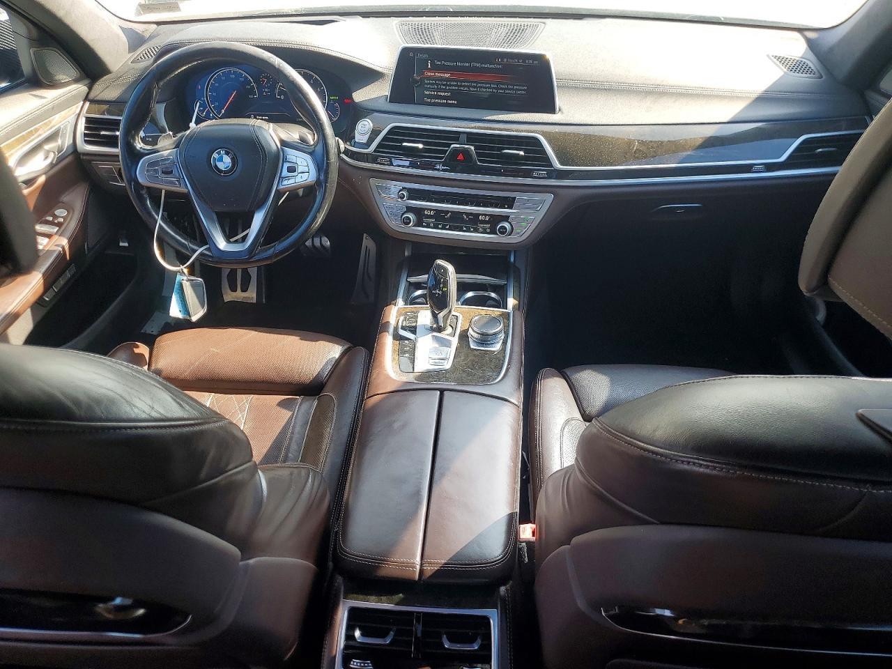2017 BMW Seria 7 B7 - zdjęcie 8
