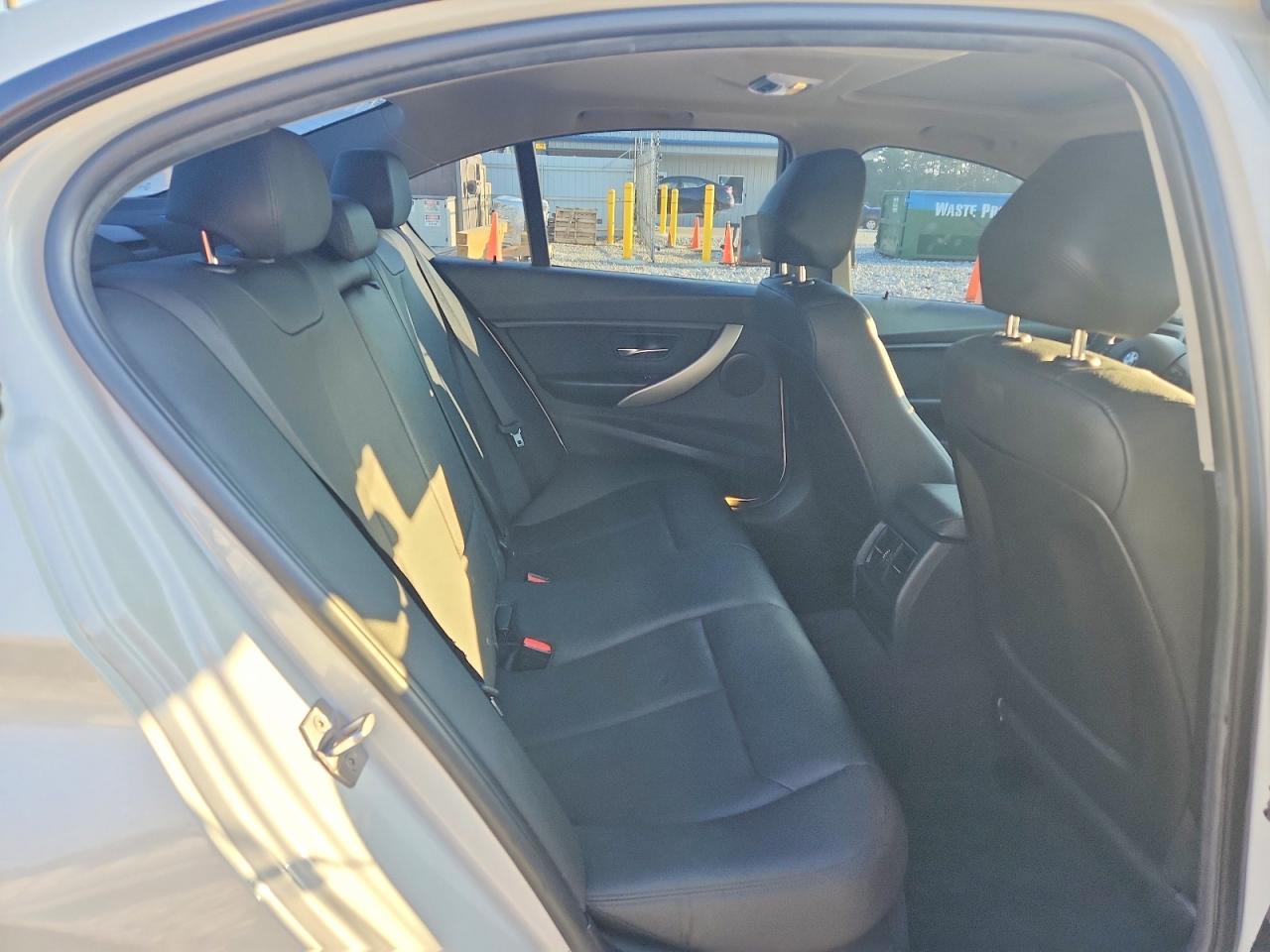 2017 BMW 320 I - zdjęcie 10