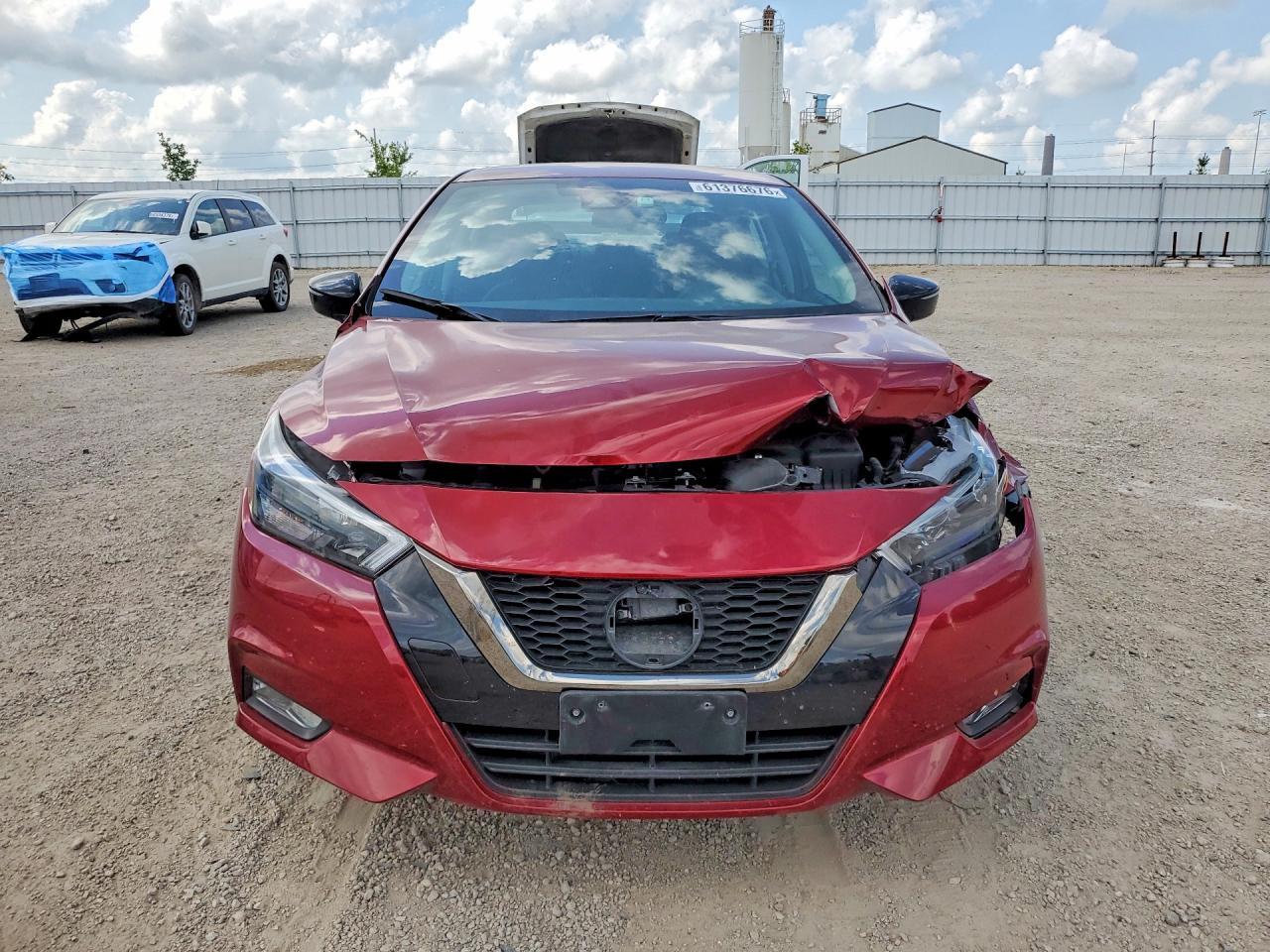 2020 Nissan Versa Sr - zdjęcie 5
