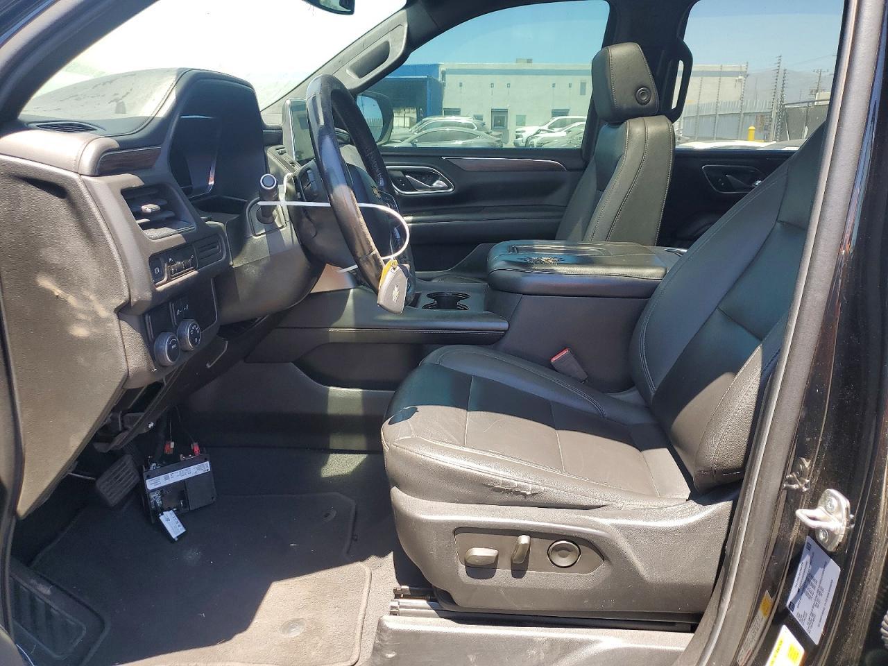 2022 Chevrolet Suburban C1500 Lt - zdjęcie 7