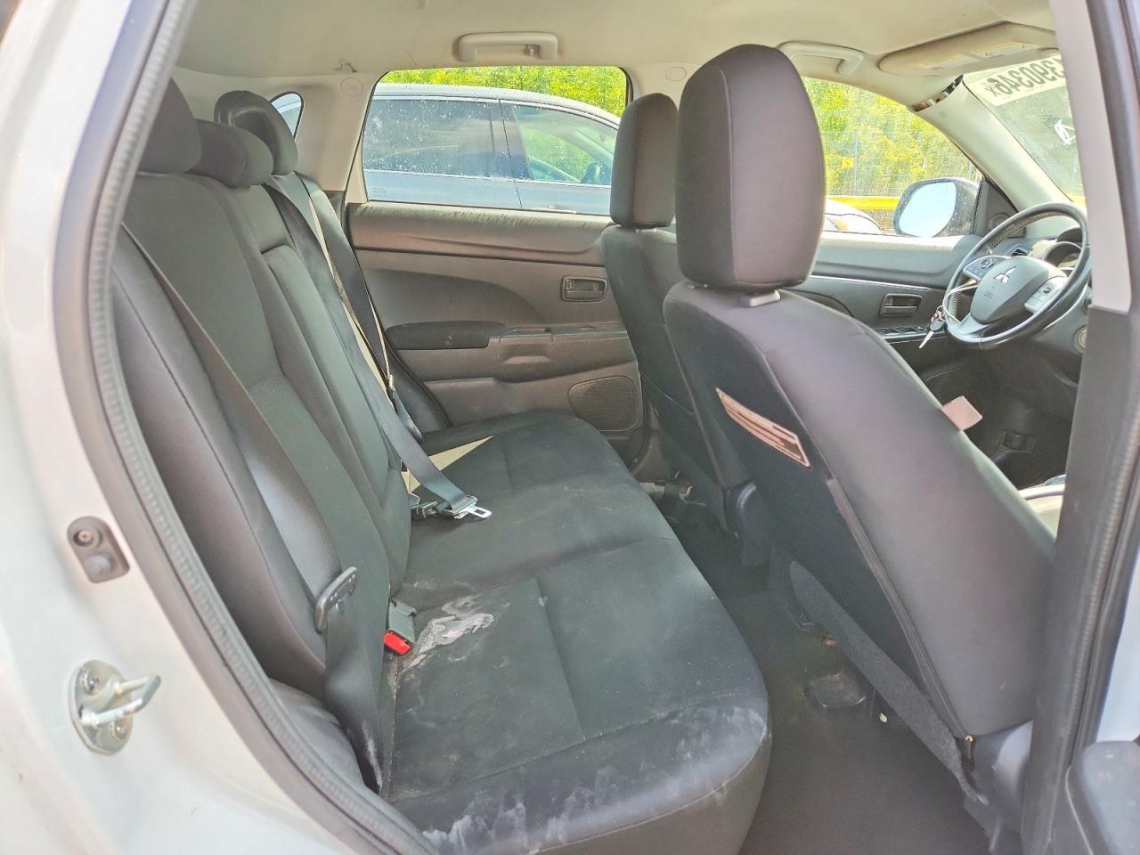 2015 Mitsubishi Outlander Sport Es - zdjęcie 11