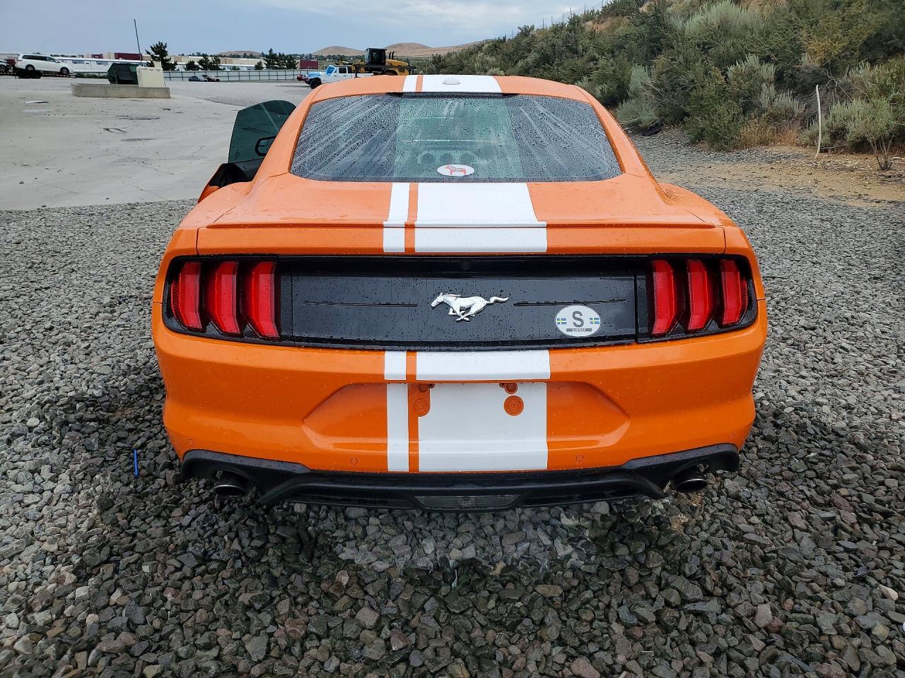 2020 Ford Mustang - zdjęcie 6