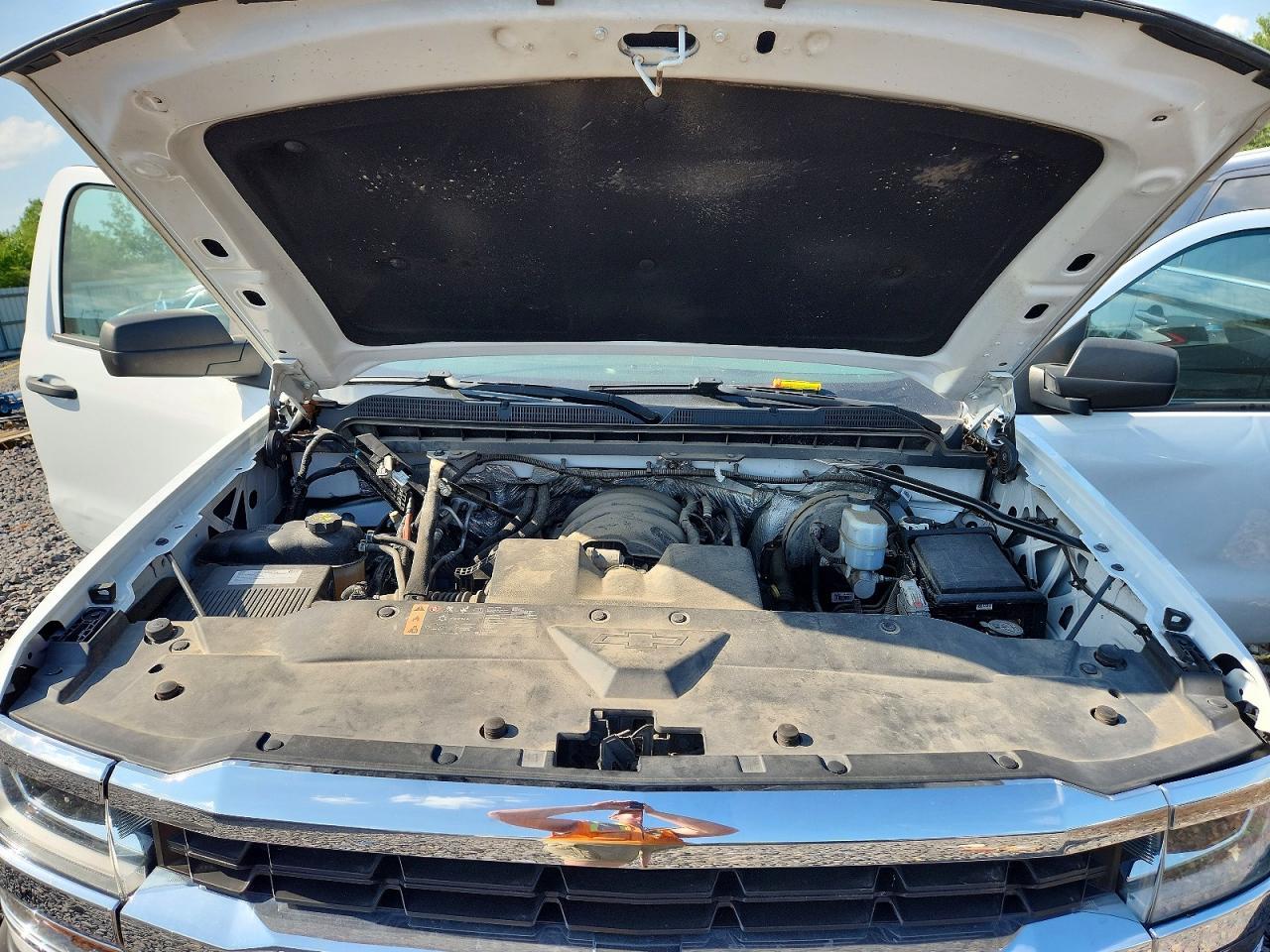 2017 Chevrolet Silverado C1500 - zdjęcie 11