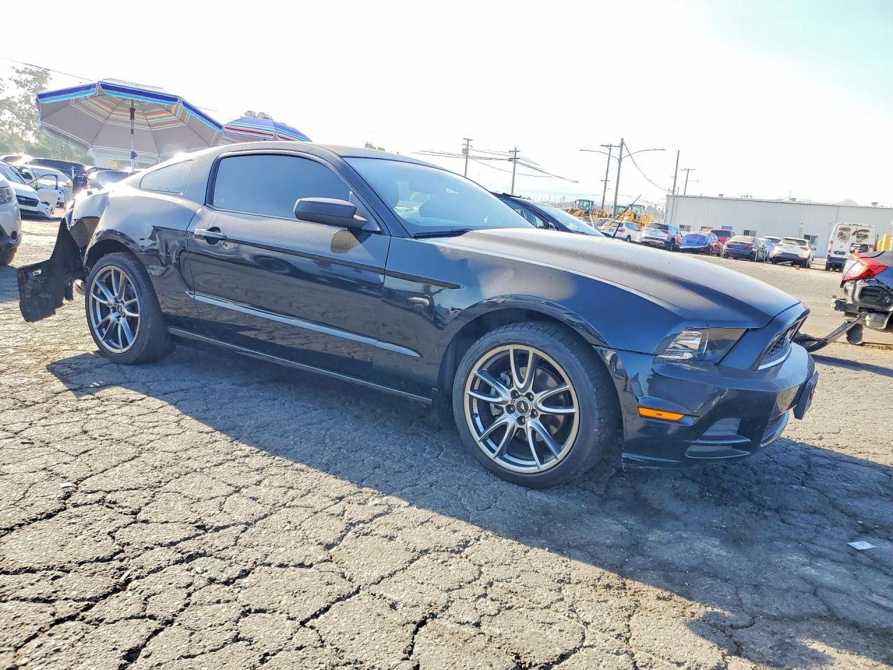 2014 Ford Mustang - zdjęcie 4