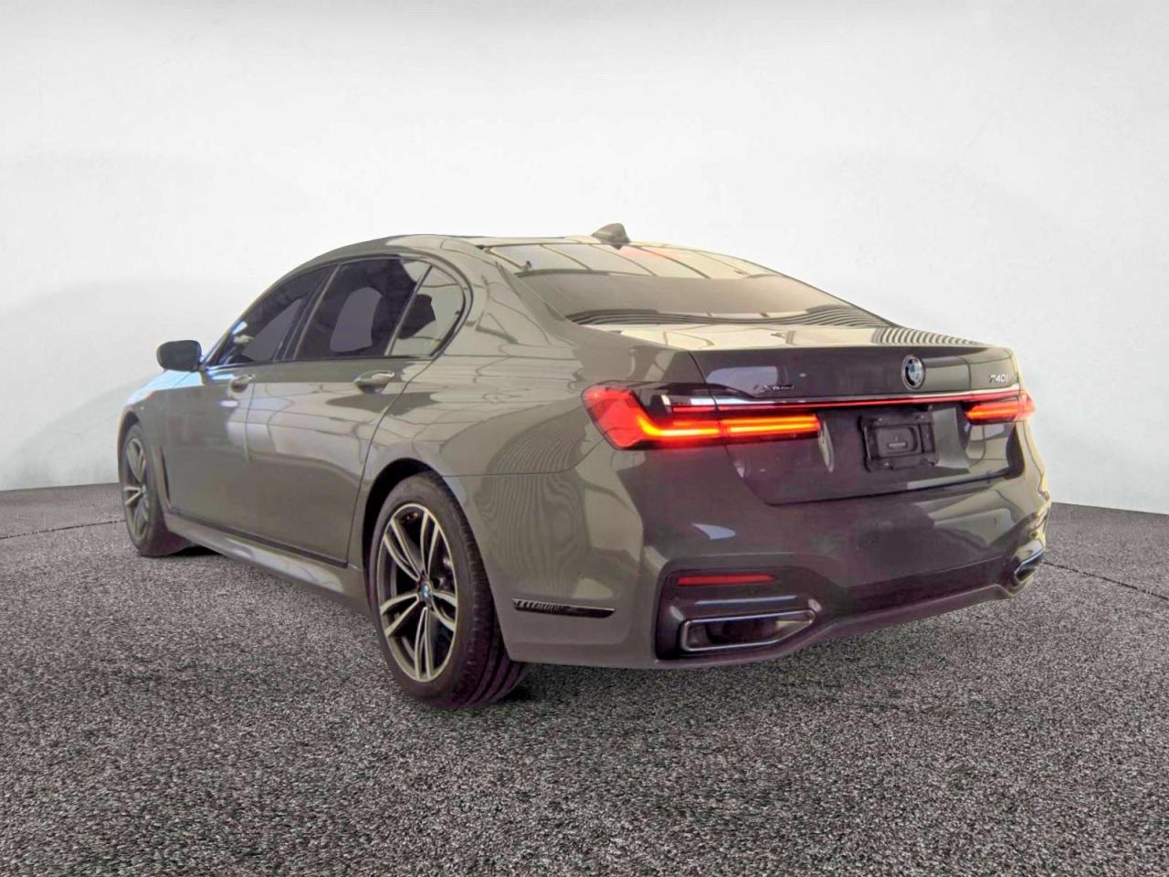 2020 BMW Seria 7 740i - zdjęcie 3