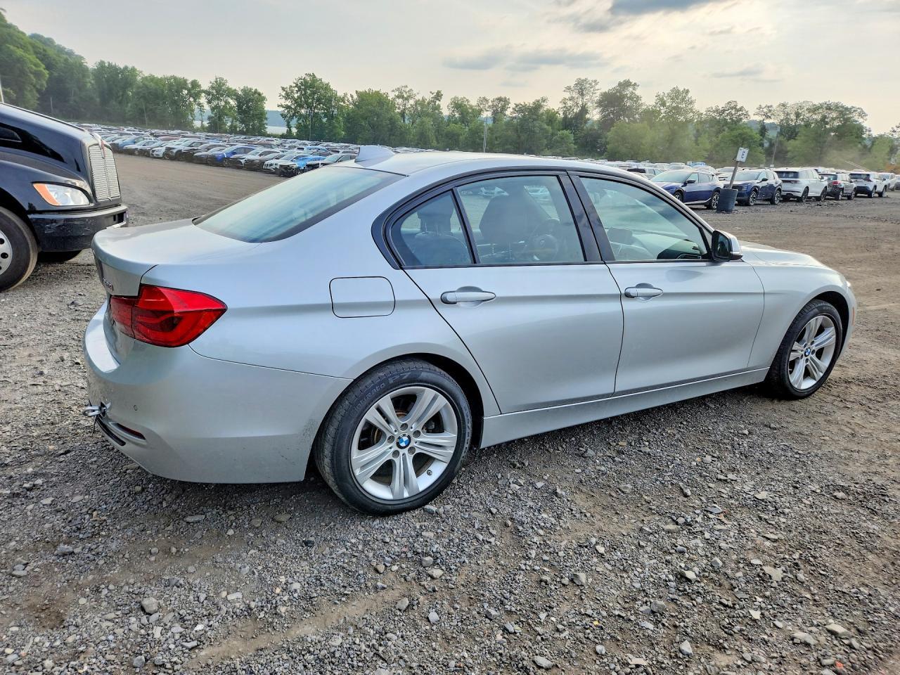 2016 BMW Seria 3 328i - zdjęcie 3
