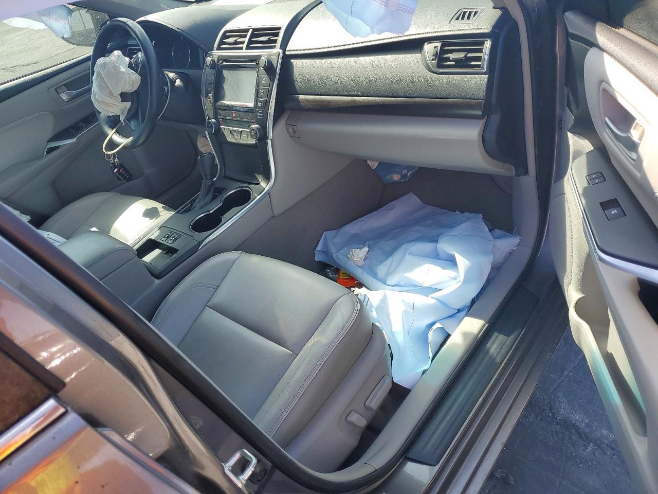 2015 Toyota Camry Xle - zdjęcie 8
