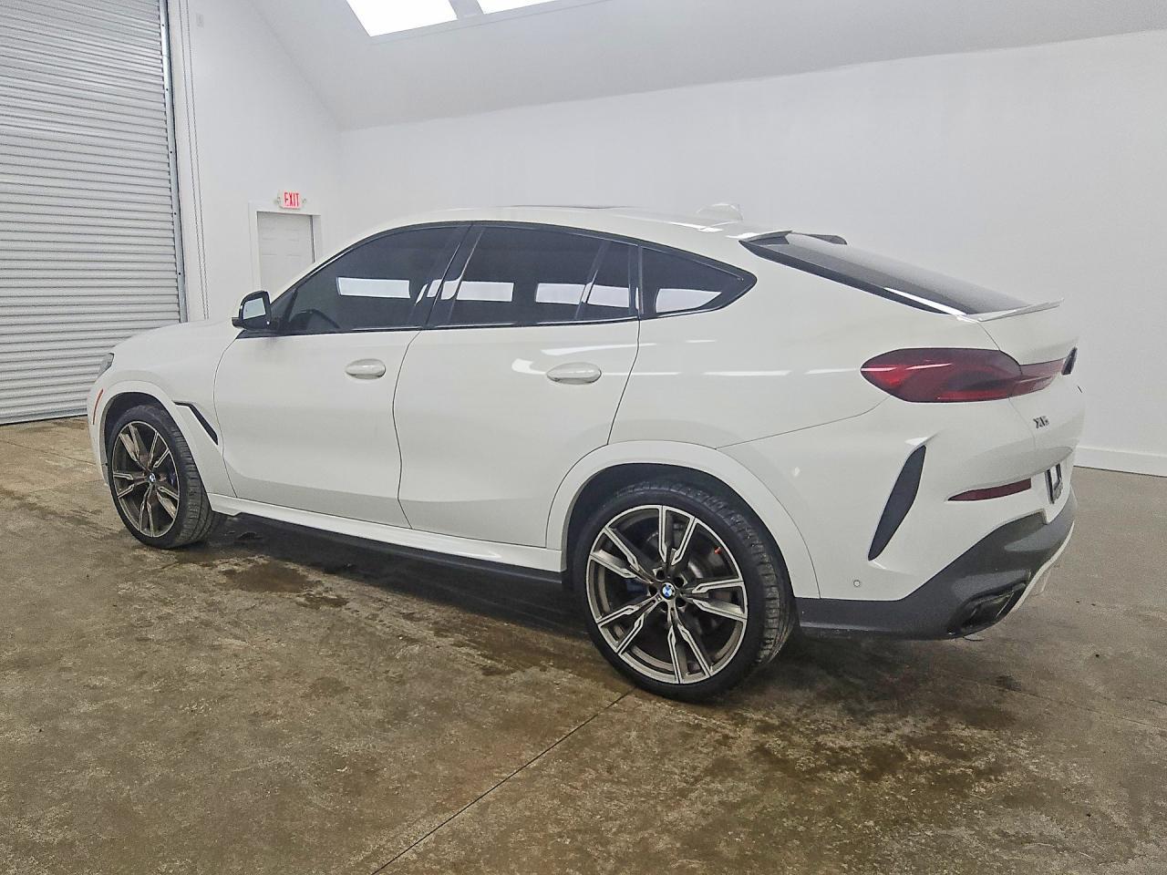 2021 BMW X6 M50I - zdjęcie 2