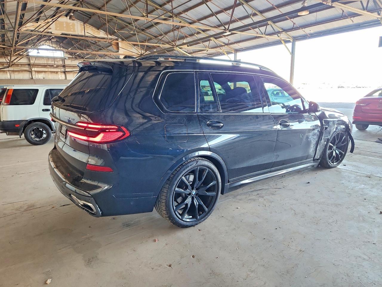 2023 BMW X7 xDrive40I - zdjęcie 3