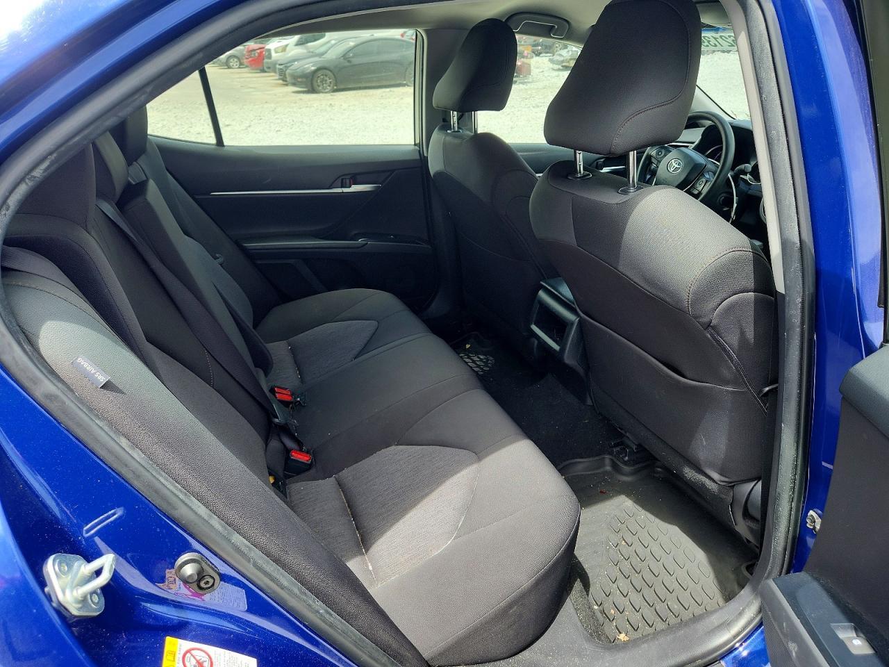 2018 Toyota Camry Le - zdjęcie 10