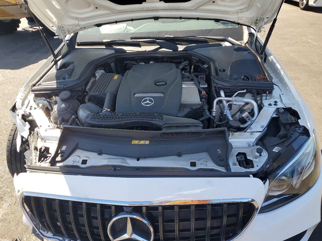2018 Mercedes-Benz E 300 - zdjęcie 11