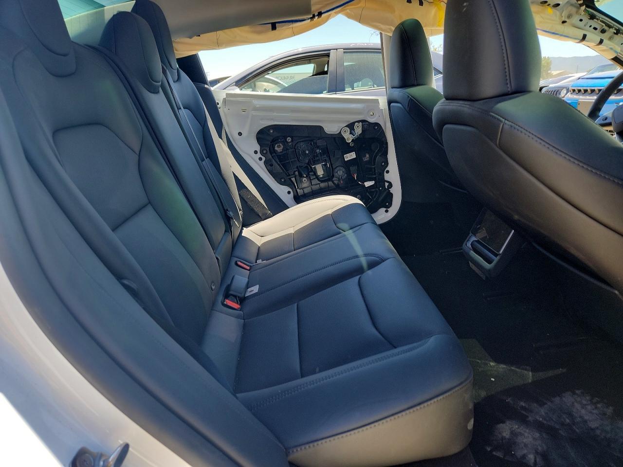 2026 Tesla Model 3 - zdjęcie 10