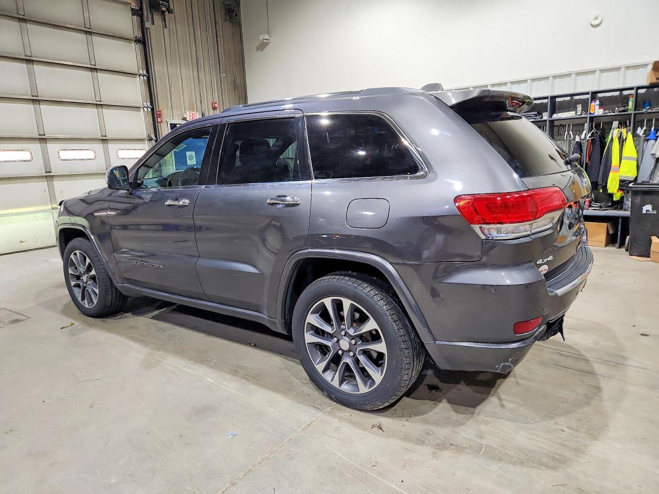 2017 Jeep Grand Cherokee Overland - zdjęcie 2